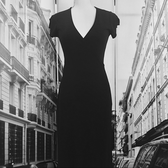 Banana Republic Dresses & Skirts - Banana Republic black wraparound dress 🖤